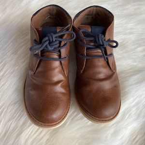 Boys Tan/Navy Dress Boot Size 2